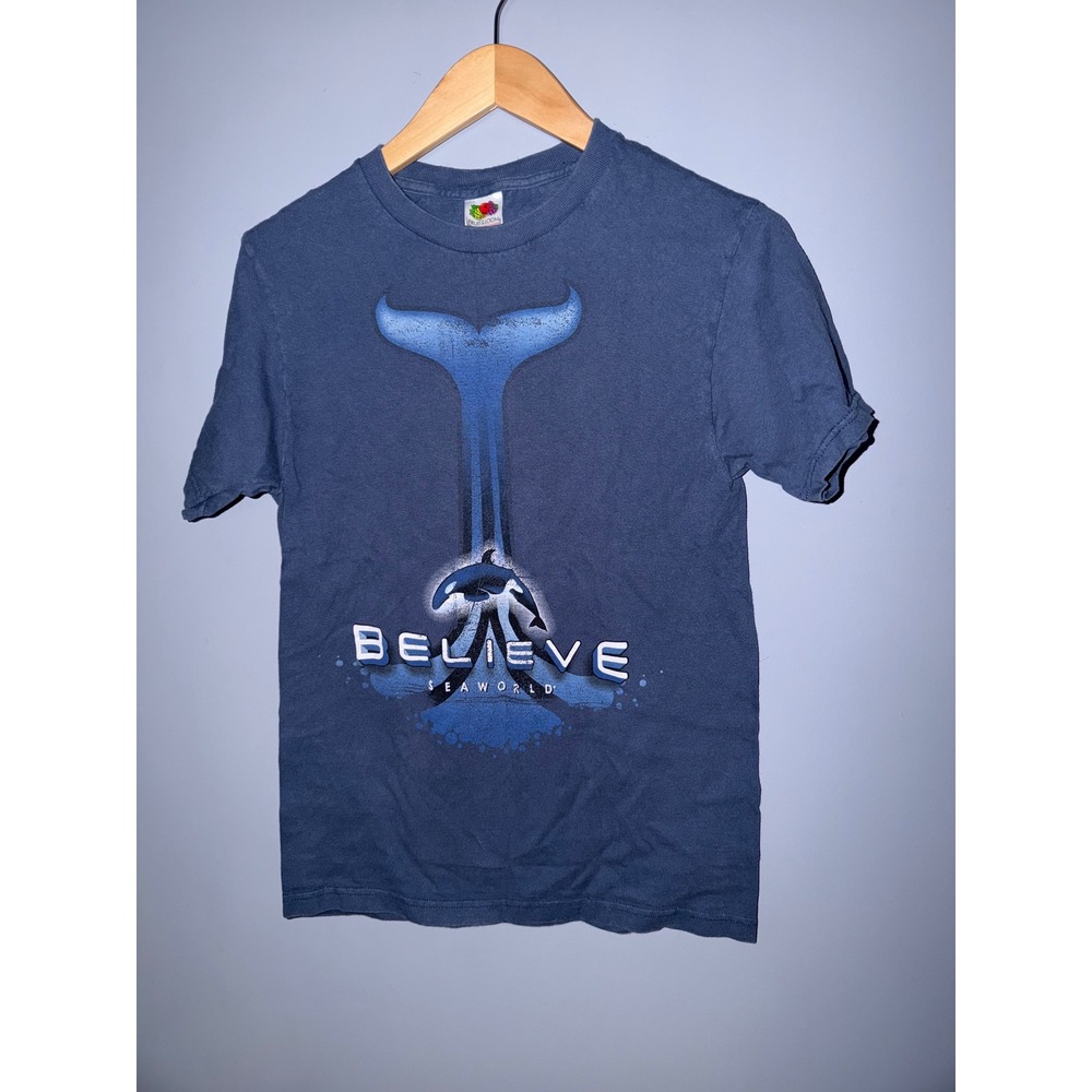 SeaWorld Believe Orca Whale Graphic T-Shirt Navy Blue‎ Fruit of the Loom Small